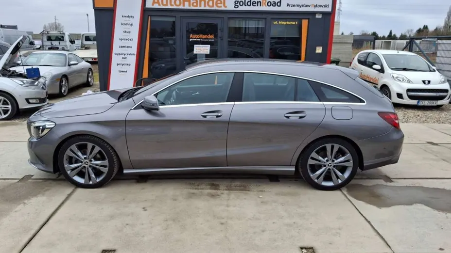 MERCEDES-BENZ CLA -