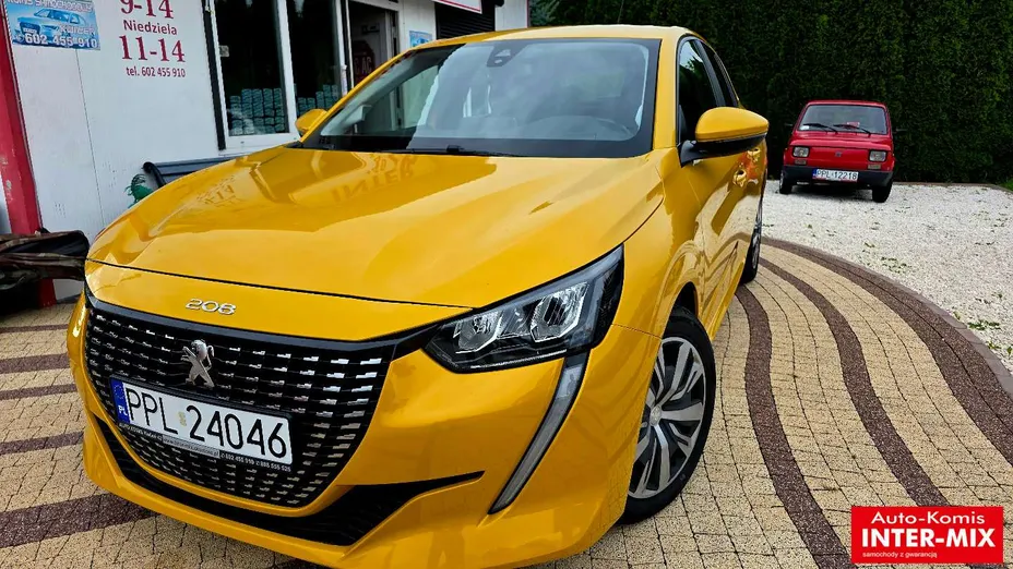 PEUGEOT 208 -