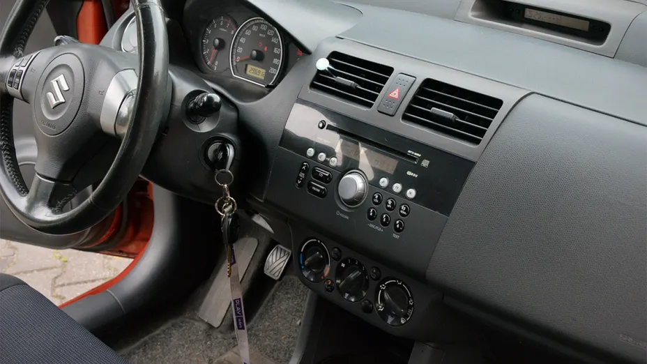 SUZUKI Swift -