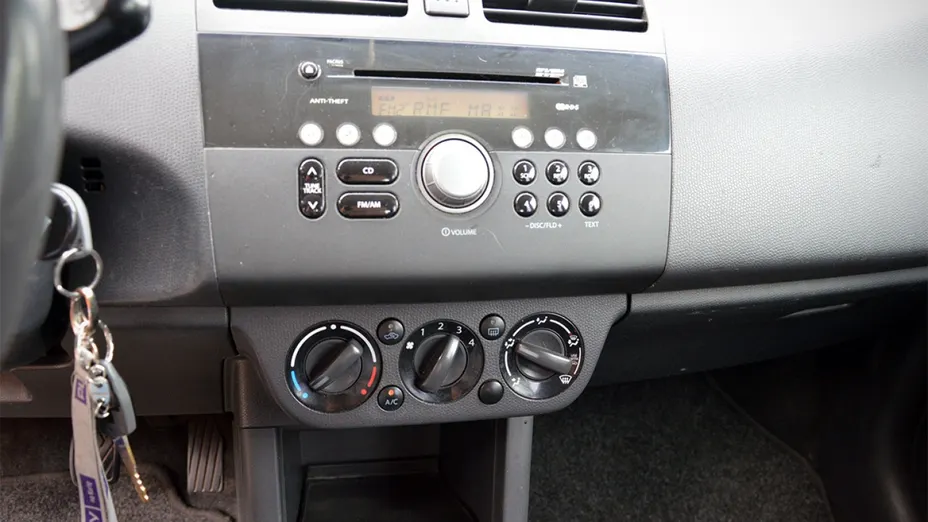 SUZUKI Swift -