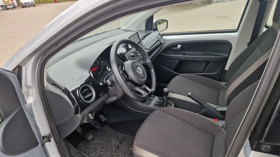 VOLKSWAGEN up! -