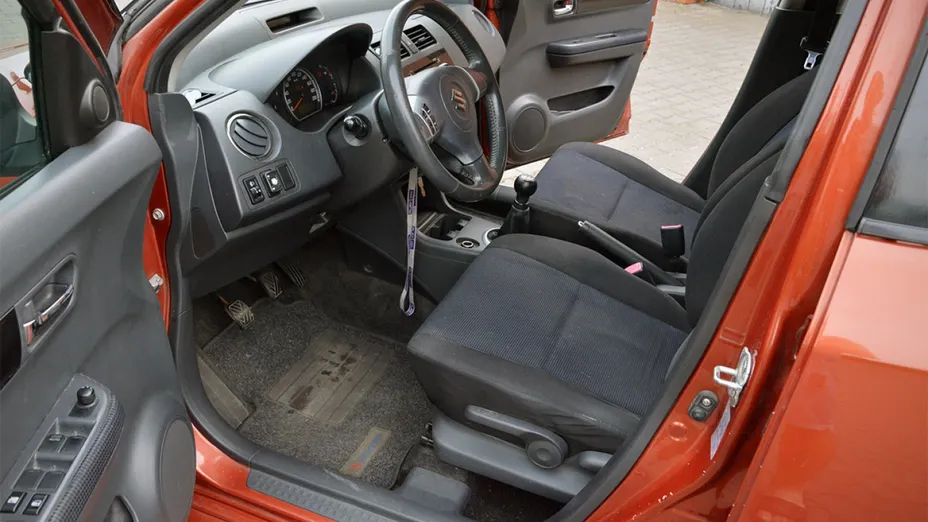 SUZUKI Swift -