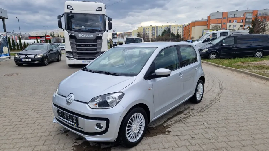 VOLKSWAGEN up! -