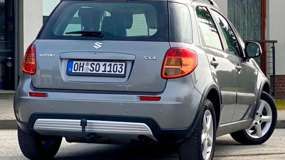 SUZUKI SX4 -