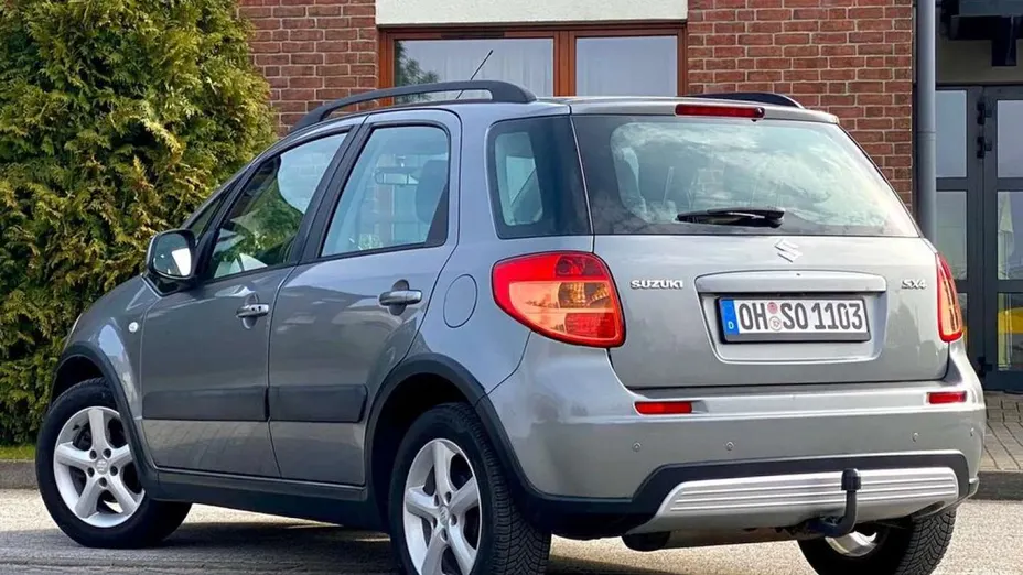 SUZUKI SX4 -