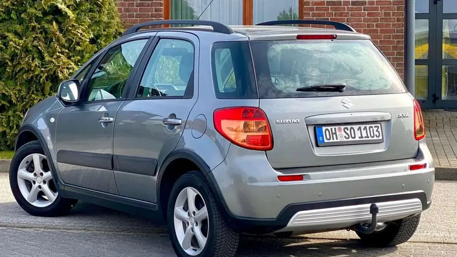 SUZUKI SX4 -