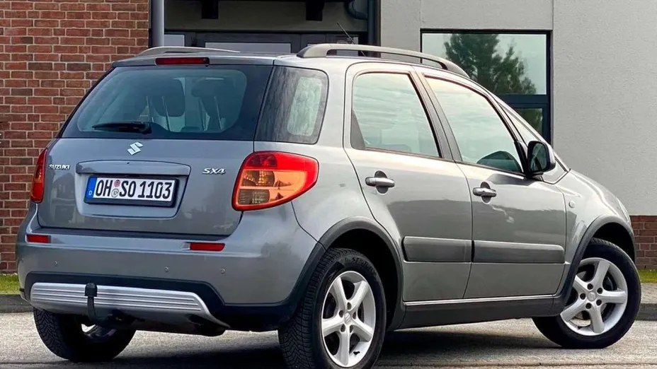 SUZUKI SX4 -