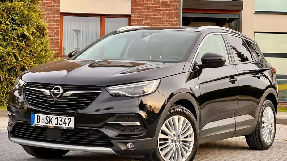 OPEL Grandland X -