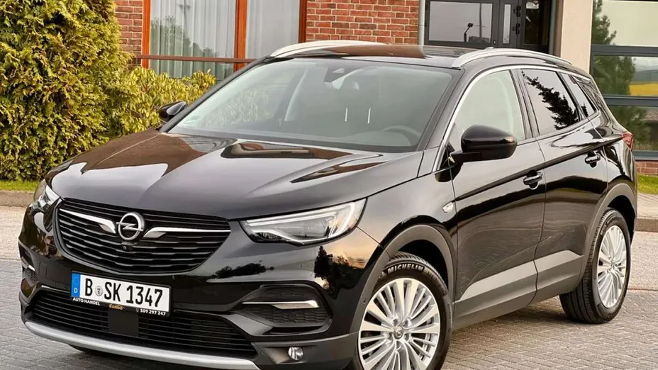 OPEL Grandland X -