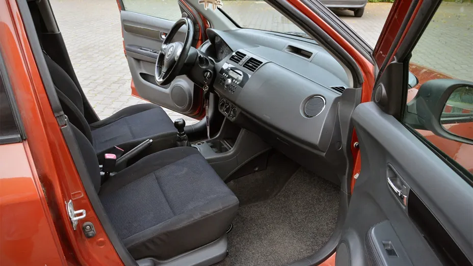 SUZUKI Swift -
