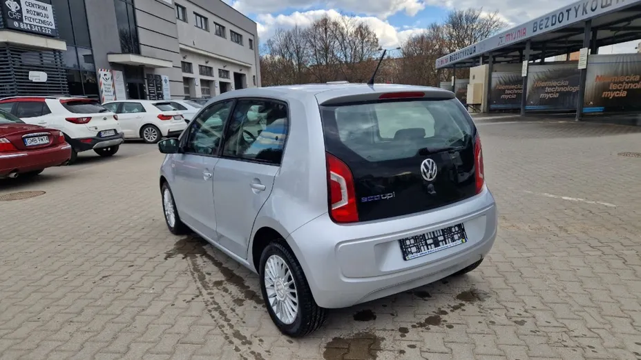 VOLKSWAGEN up! -