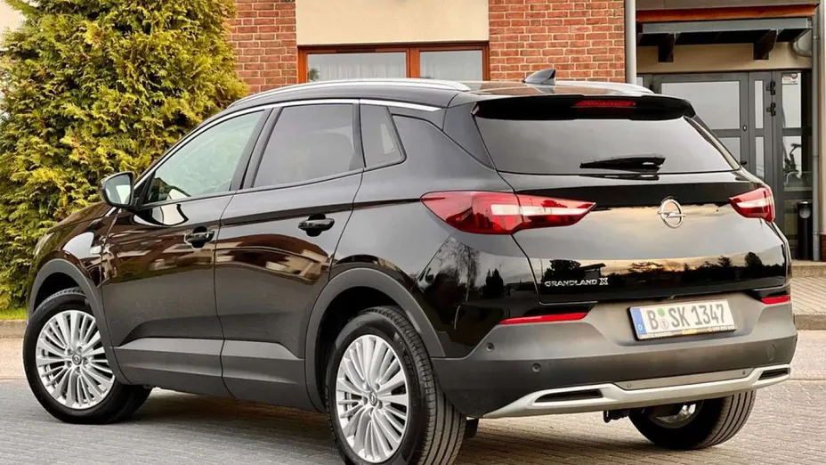 OPEL Grandland X -