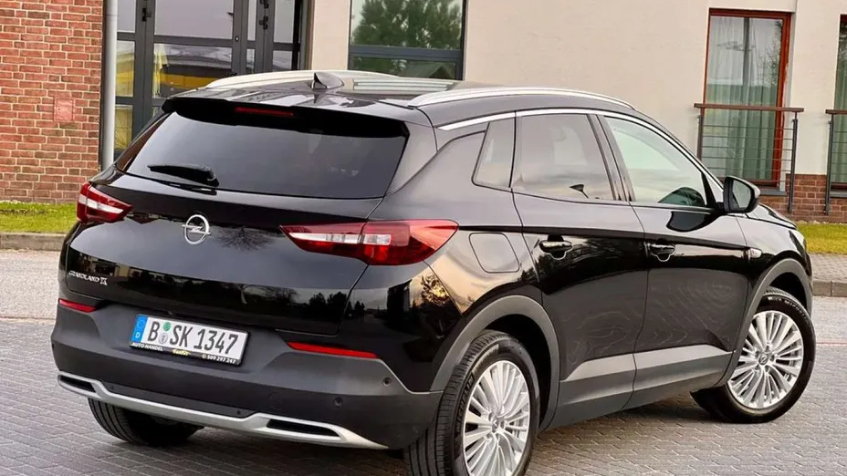OPEL Grandland X -