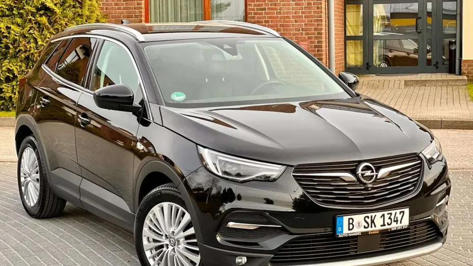 OPEL Grandland X -