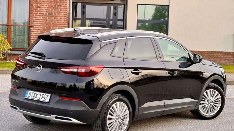 OPEL Grandland X -