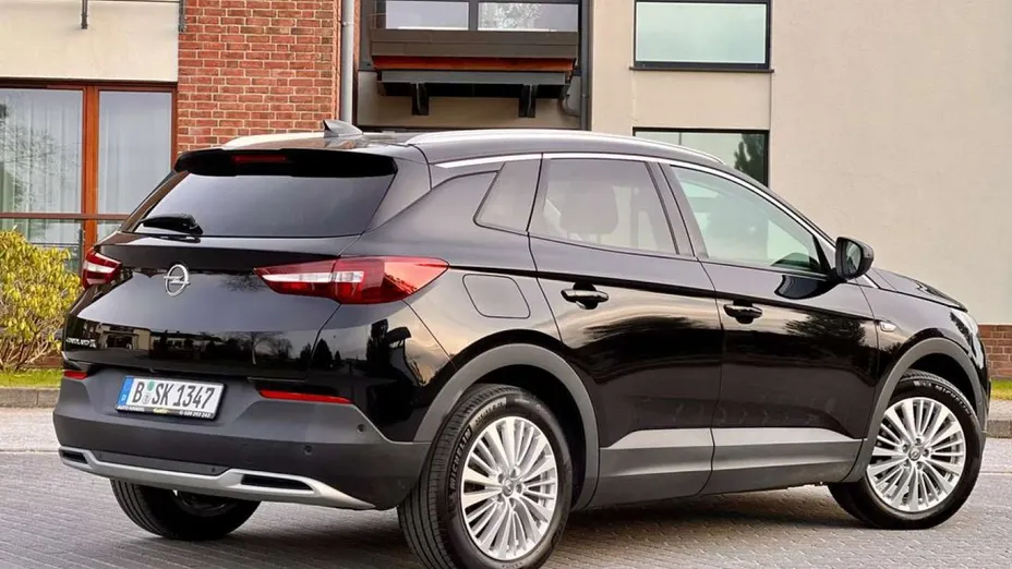 OPEL Grandland X -