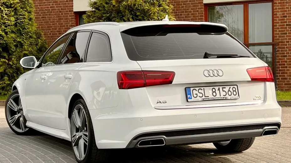 AUDI A6 -