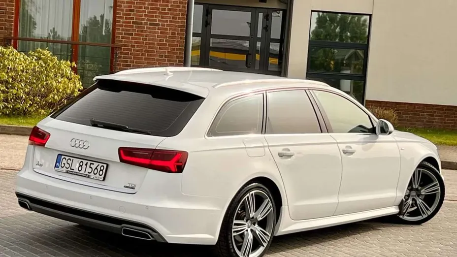 AUDI A6 -