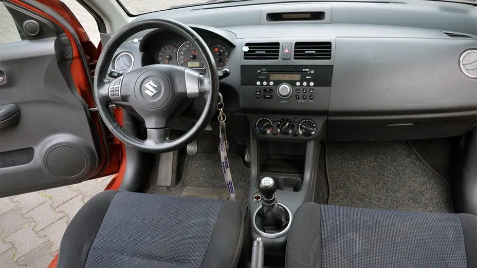 SUZUKI Swift -