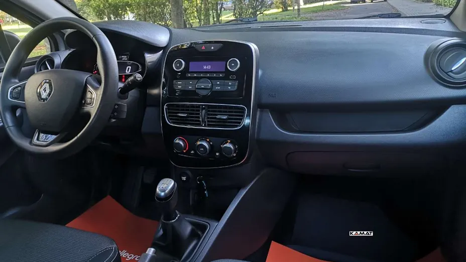 RENAULT Clio -