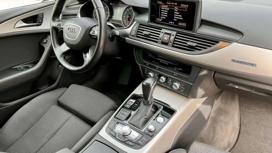 AUDI A6 -