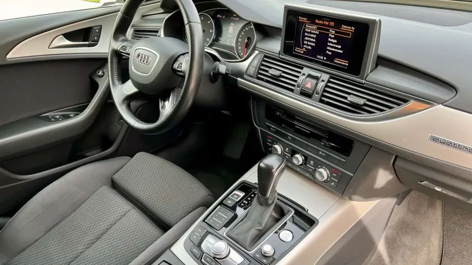 AUDI A6 -