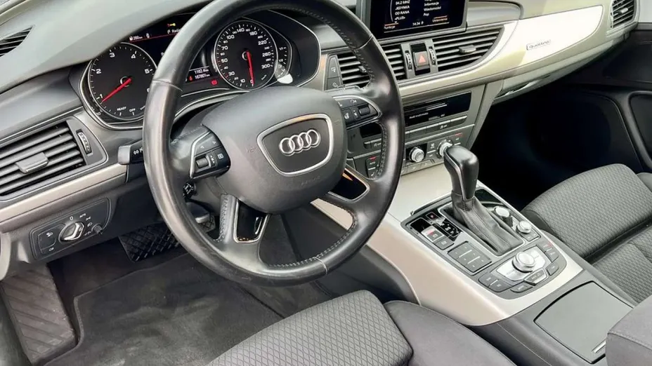AUDI A6 -