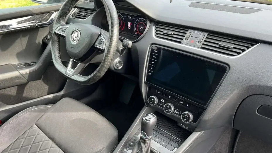 SKODA Octavia -