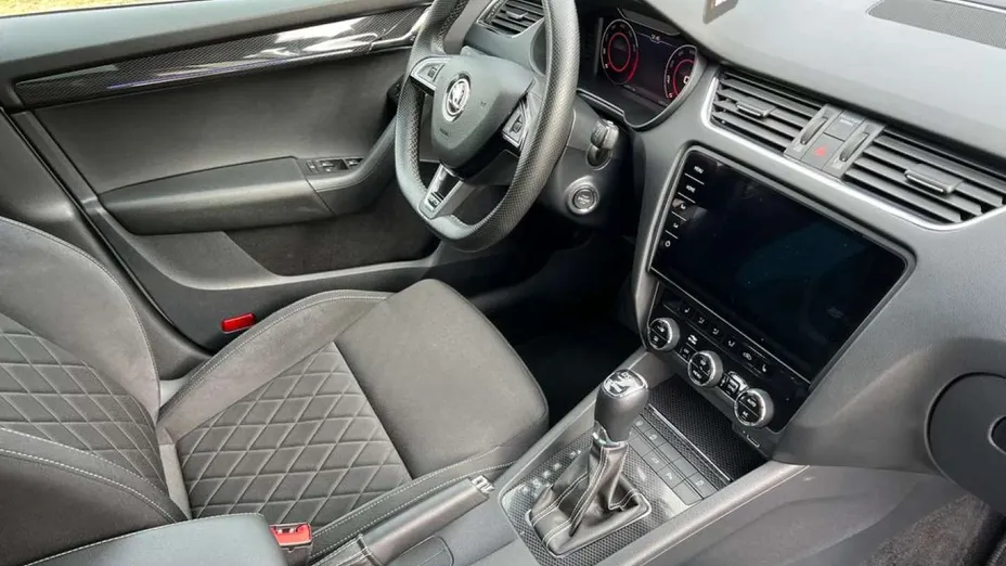 SKODA Octavia -
