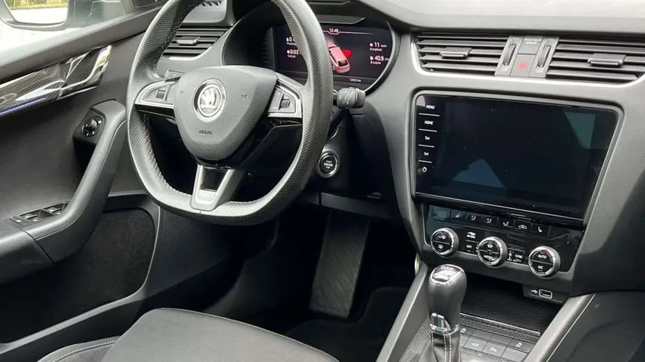 SKODA Octavia -