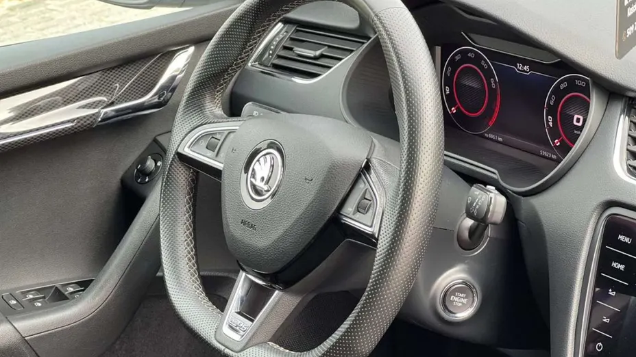 SKODA Octavia -