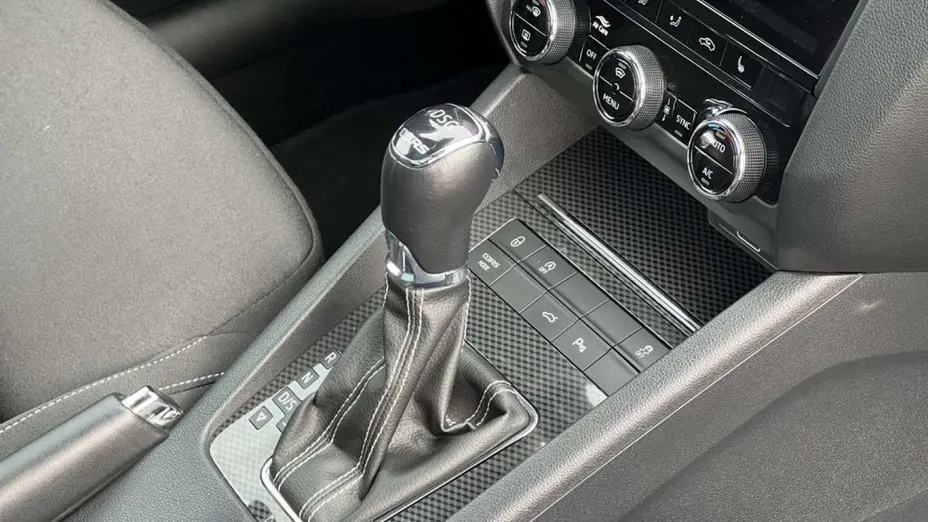 SKODA Octavia -
