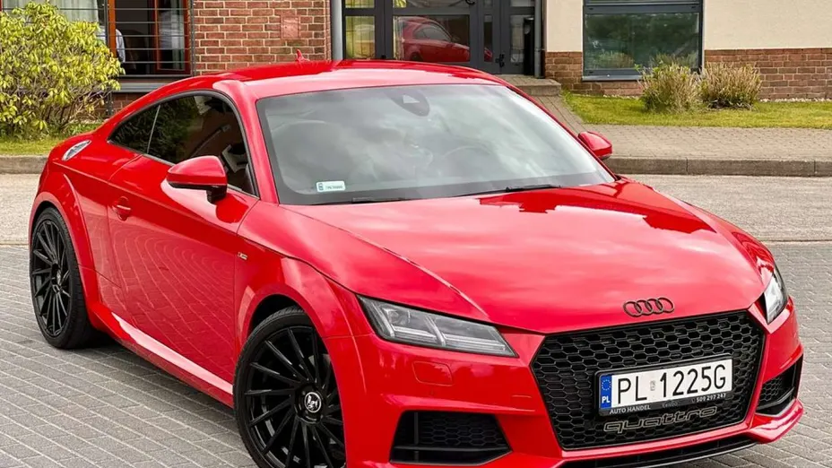 AUDI TT -