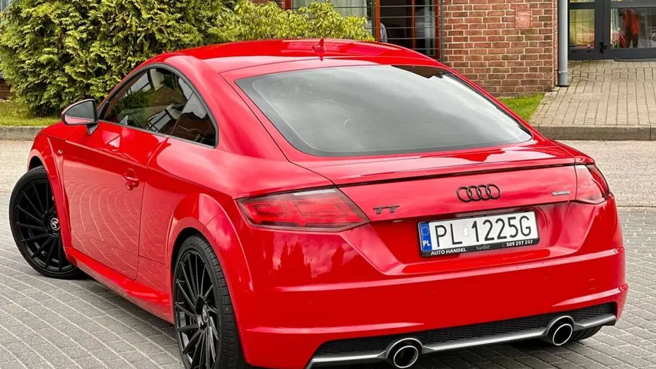 AUDI TT -
