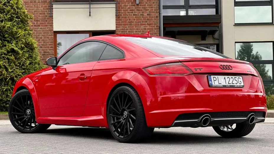 AUDI TT -