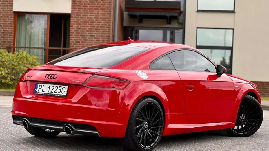 AUDI TT -