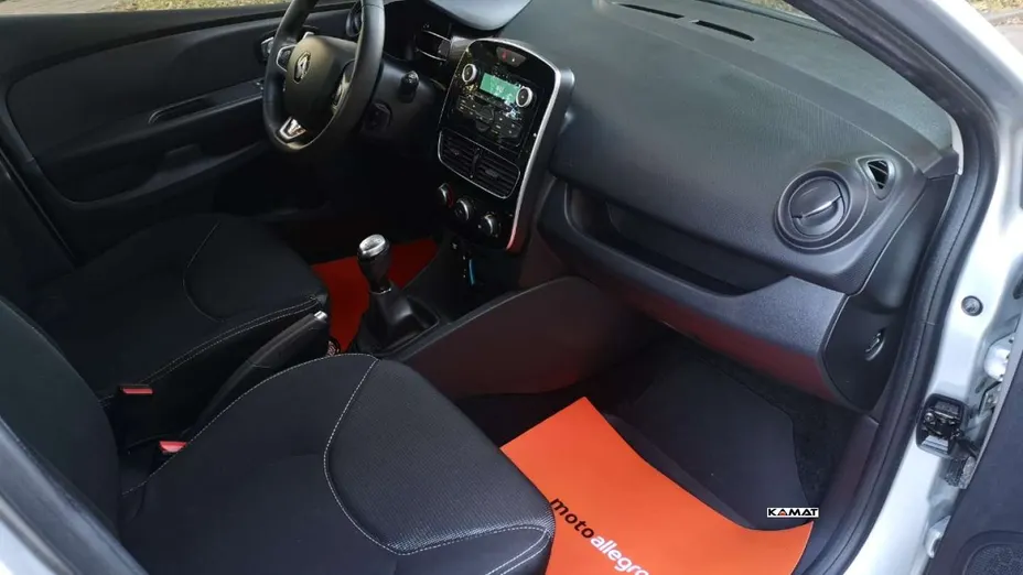 RENAULT Clio -