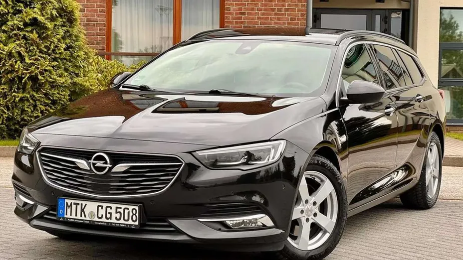 OPEL Insignia -