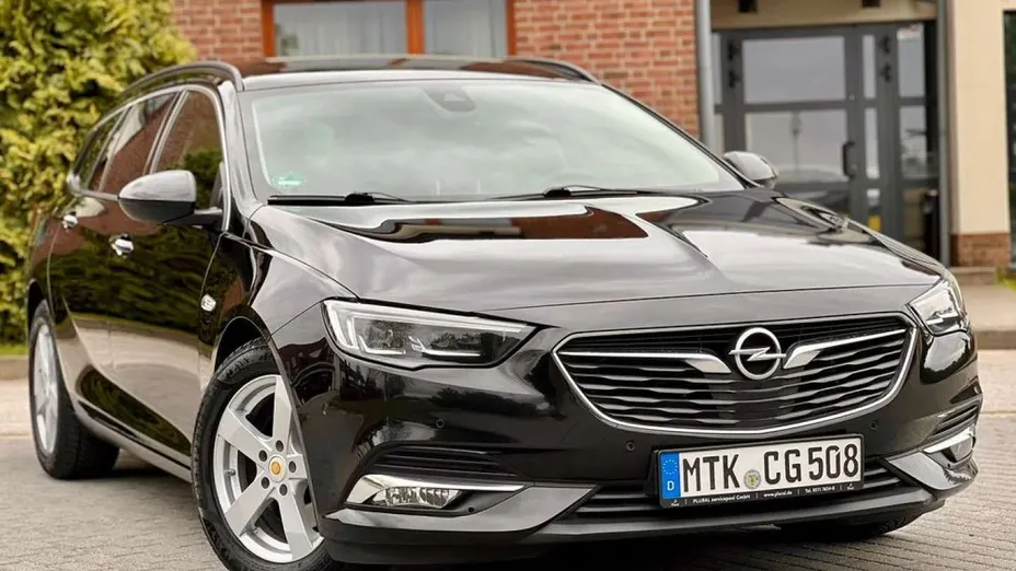 OPEL Insignia -
