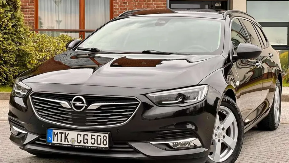 OPEL Insignia -