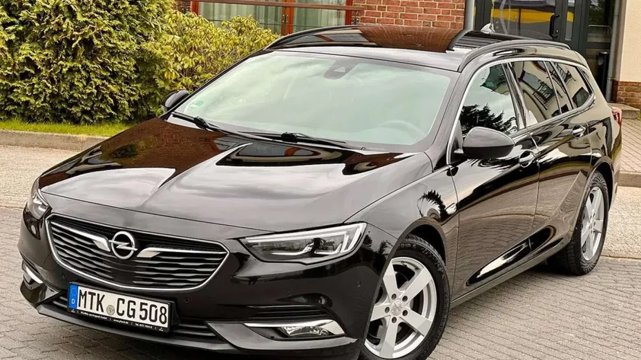 OPEL Insignia -