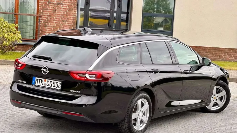 OPEL Insignia -
