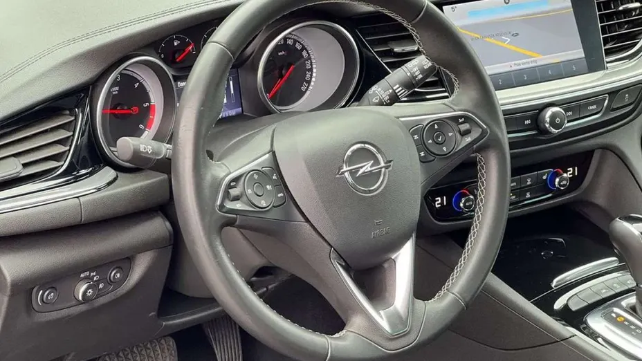 OPEL Insignia -