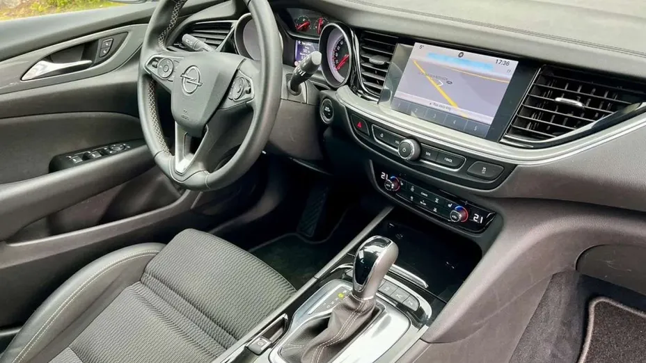 OPEL Insignia -