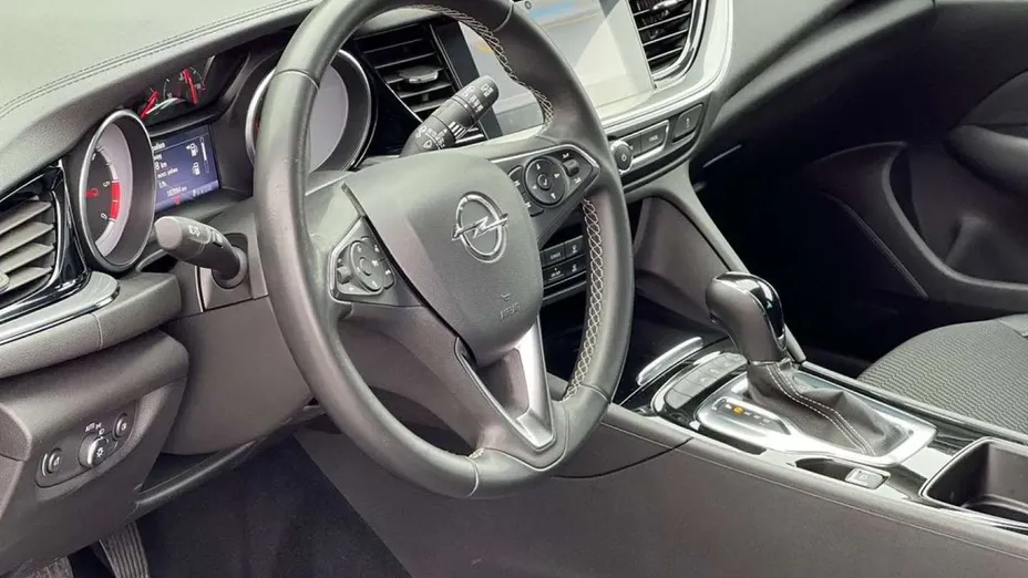 OPEL Insignia -