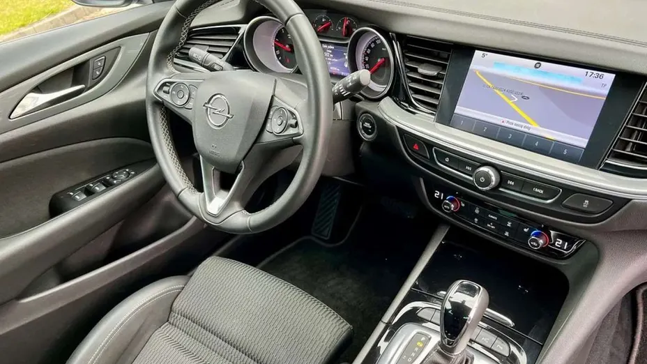 OPEL Insignia -