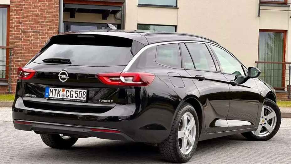 OPEL Insignia -