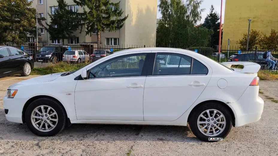 MITSUBISHI Lancer -