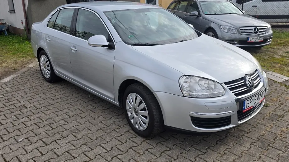 VOLKSWAGEN Jetta -