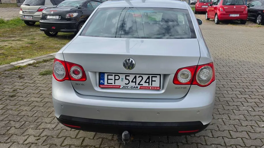 VOLKSWAGEN Jetta -